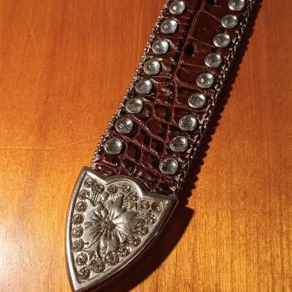 Rhinestone Western Leather Belt - Picture 5 of 9